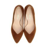 Czekoladowe czółenka z wycięciem na klocku