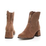 Czekoladowe botki na obcasie
