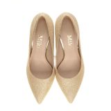 Złote czółenka na klocku