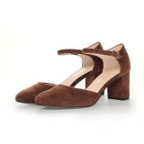 Czekoladowe czółenka z wycięciem