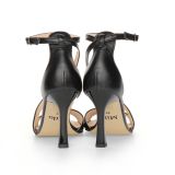 Czarne sandały z paskiem