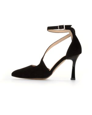 Czarne zamszowe czółenka z paskiem na kostkę