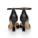 Czarne sandały z paskiem