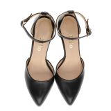 Czarne sandały z paskiem