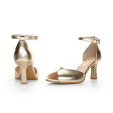 Złote sandały z wycięciem na niskiej szpilce