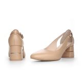 Eleganckie beżowe czółenka z paskiem na stabilnym klocku