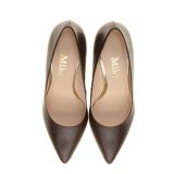 Klasyczne zamszowe czółenka na szpilce w kolorze czekoladowego brązu